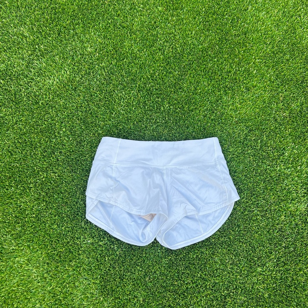 Lululemon speed up low rise lined shorts 2.5